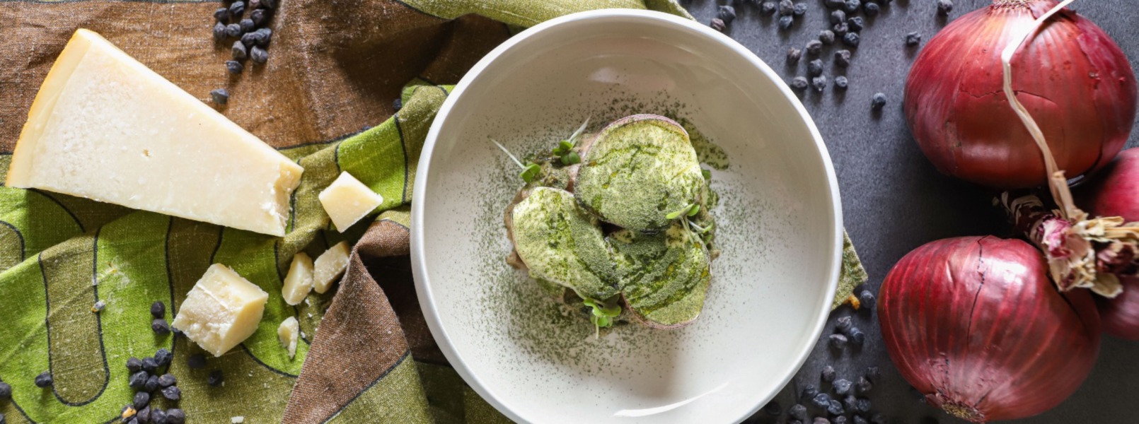 Ceci neri e cipolla di Cannara