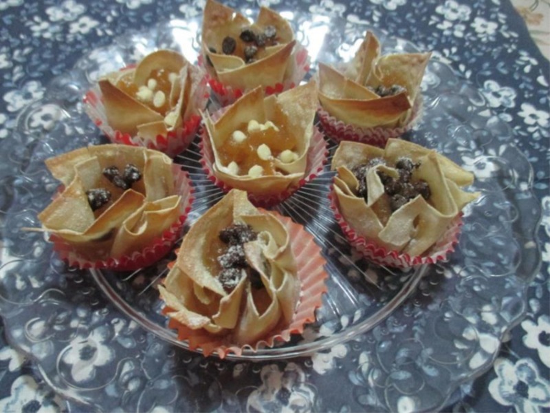 Cestini di pasta wonton e composta di mele al rum 