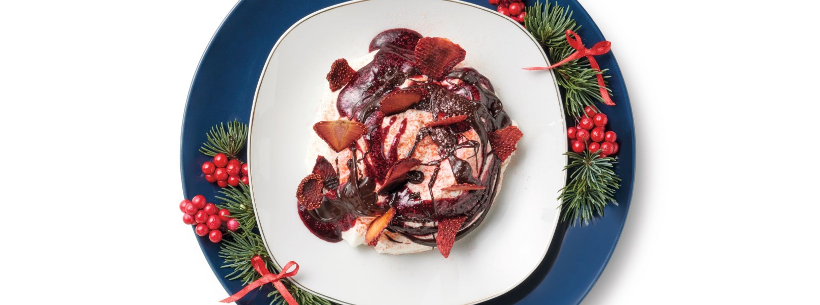 Ricotta montata con crema fondente di cacao e frutti rossi