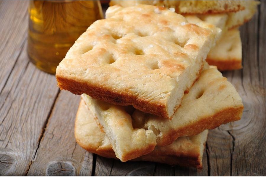 Focaccia genovese, la ricetta tipica e tradizionale