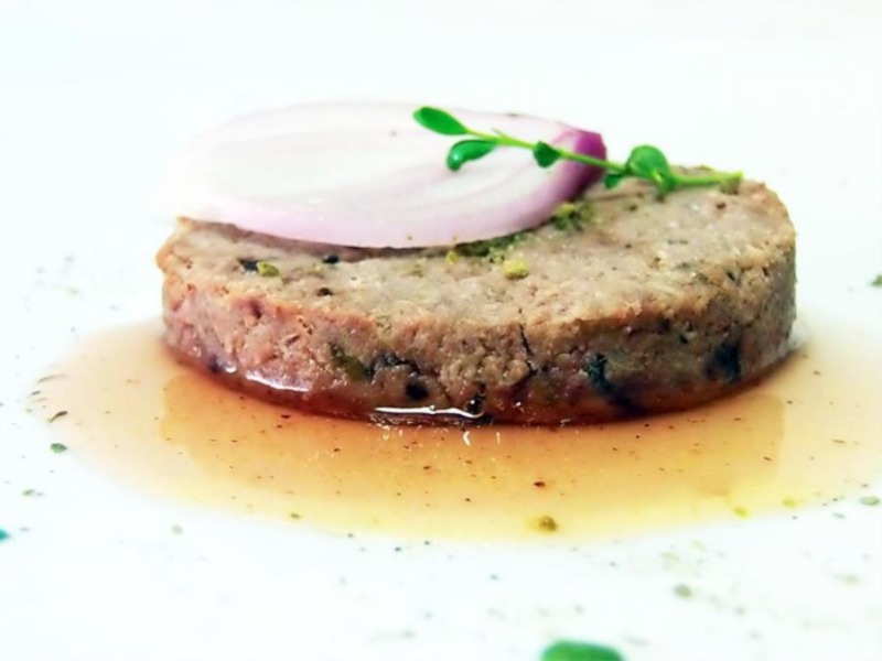 Foie gras di coniglio su salsa di miele e more selvatiche