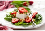 Formaggio di capra con fragole, spinaci e nocialt