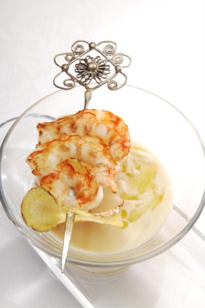 Gambero al ferro su farinata liquida e sale affumicato