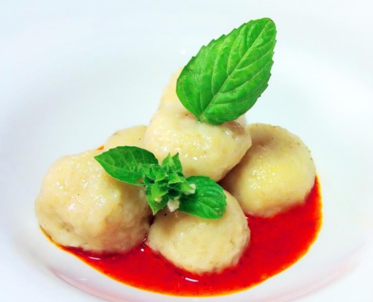 Gnocchi di pane di Altamura Dop su guazzetto di cuore di bue e latte di bufala