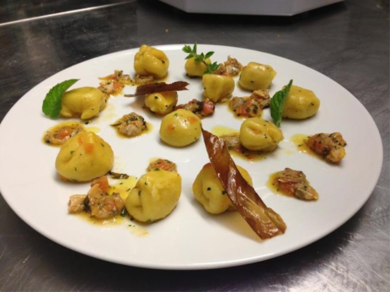 Gnocchi ripieni di melanzane con guazzetto di vongole