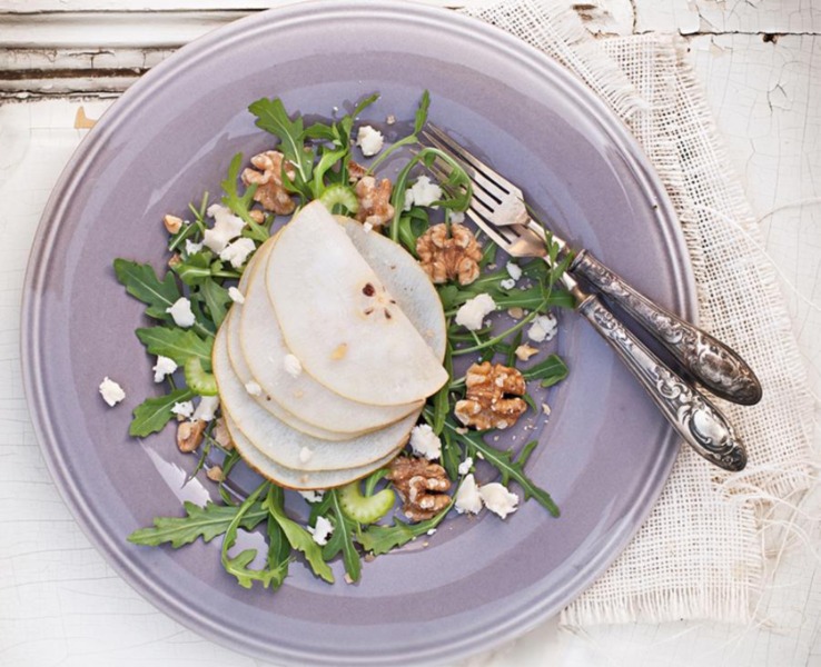 Insalata di pere con sedano e Asiago Dop