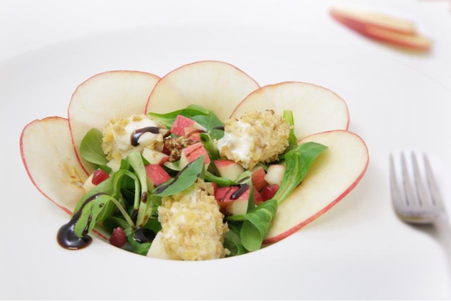 Insalatina con mela Pink Lady e formaggio