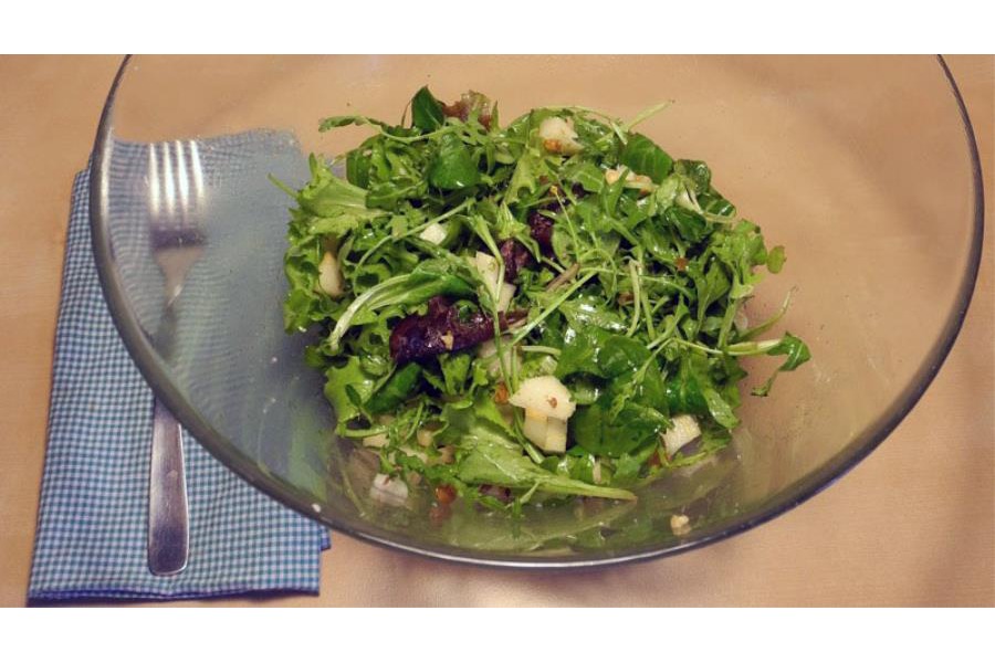 Insalatina con pere e pecorino sardo