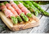 Involtini di asparagi con prosciutto San Daniele e crema di Montasio alt