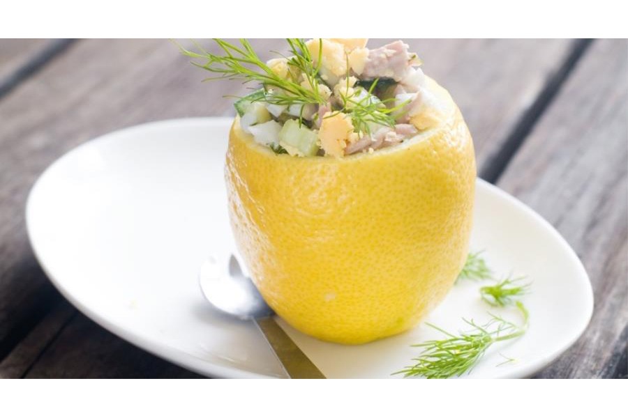 Limoni ripieni di crema al tonno