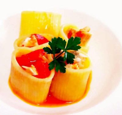 Mezzi paccheri rigati con scorfano e ricciolaalt