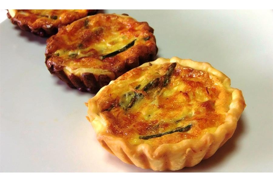 Mini quiche con asparagina e asiago nero Dop