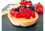 Mini tarte tatin alle mandorle con ribes e chantilly alla fava tonkaalt