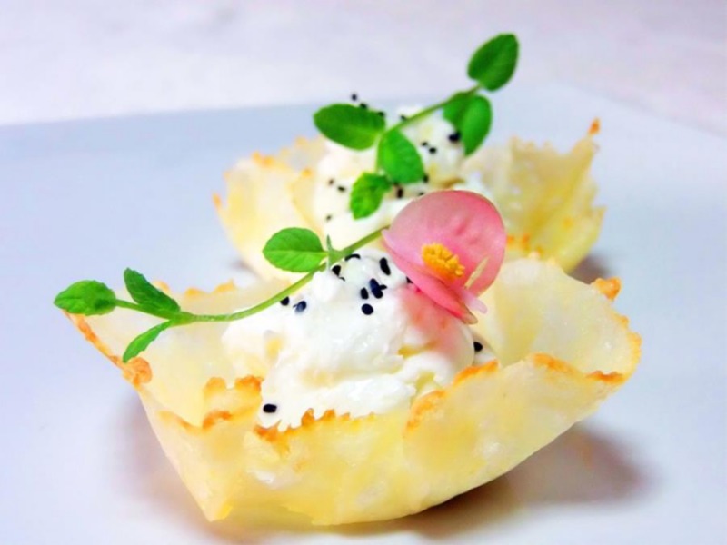 Mousse di burro al baccalà in cestino di Parmigiano Reggiano D.O.P.