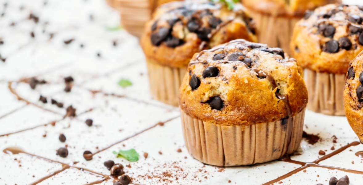 Muffin al cioccolato senza glutine con farina di mandorle, un delizioso dolce semplice e veloce