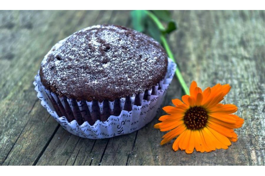 Muffin al cioccolato e calendula