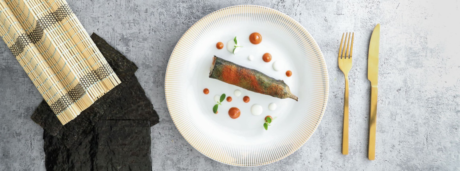 Parmigiana di mare con gamberi, seppie e alga nori