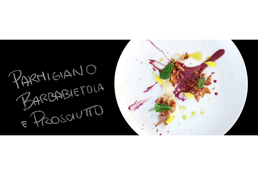 Crema di Parmigiano con barbabietola e prosciutto crudo