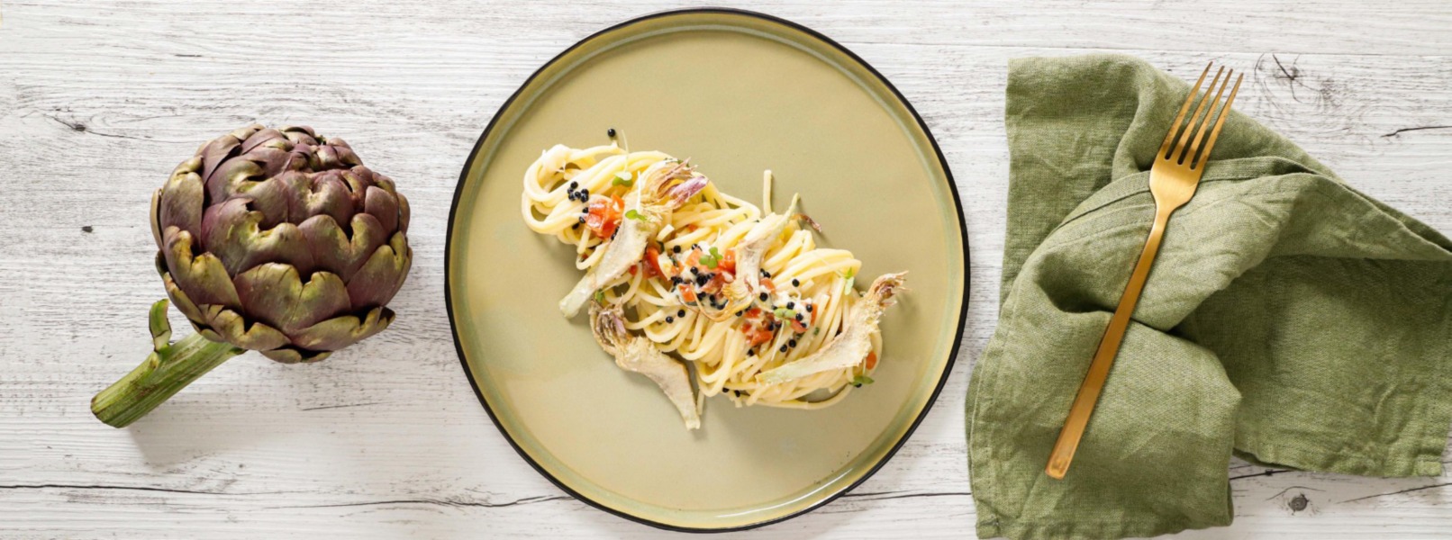 Pasta con carciofi, astice e uova di pesce