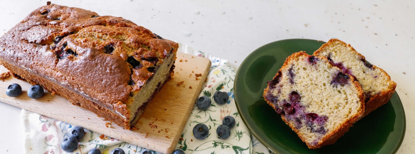 Plumcake ai mirtilli: ricetta dolce colazione o merenda