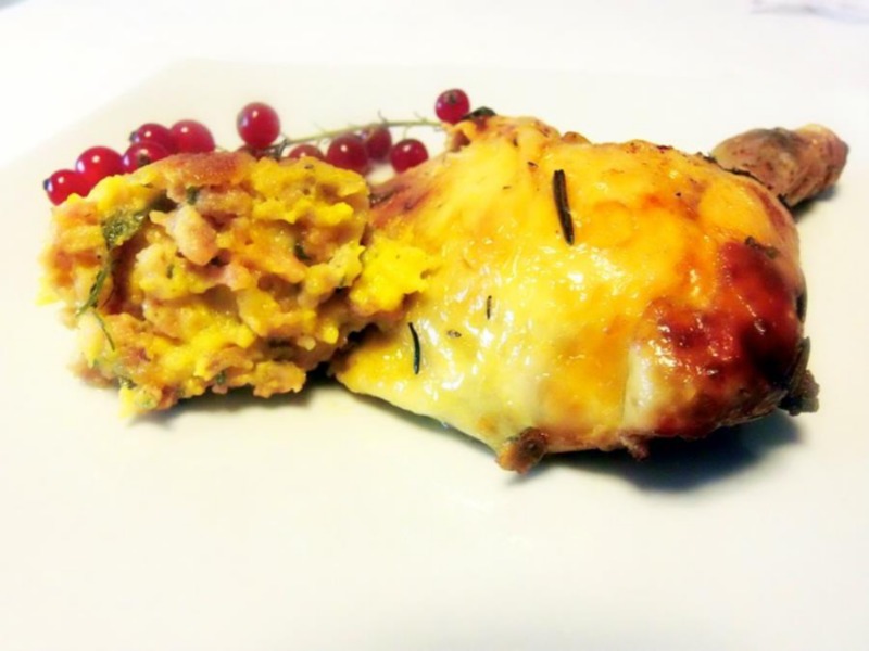 Pollo ruspante ripieno di mela Annurca e brie