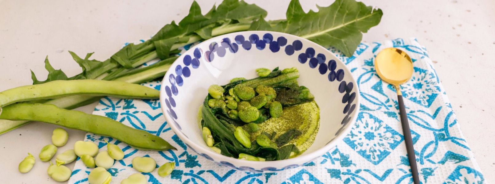 Purè di fave e cicoria all’alloro: una ricetta gustosa