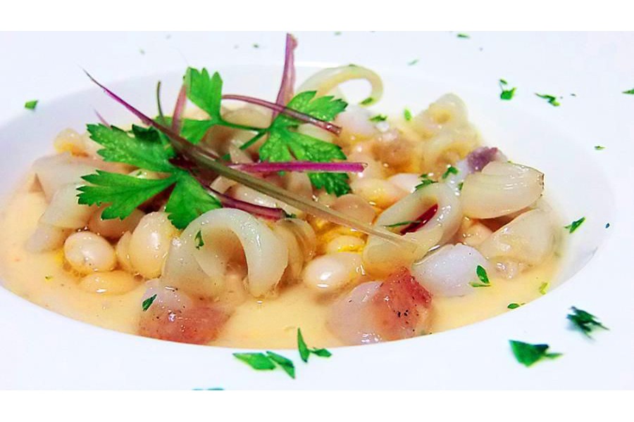 Riccioli di calamari con sedano rosso di Orbassano 