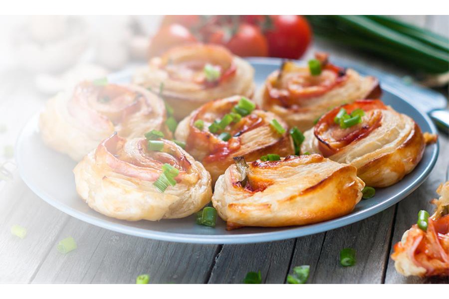 Rotolini di sfoglia al crudo di Parma Dop