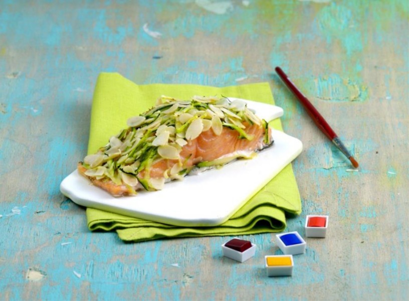 Salmone norvegese in crosta di zucchine e mandorle