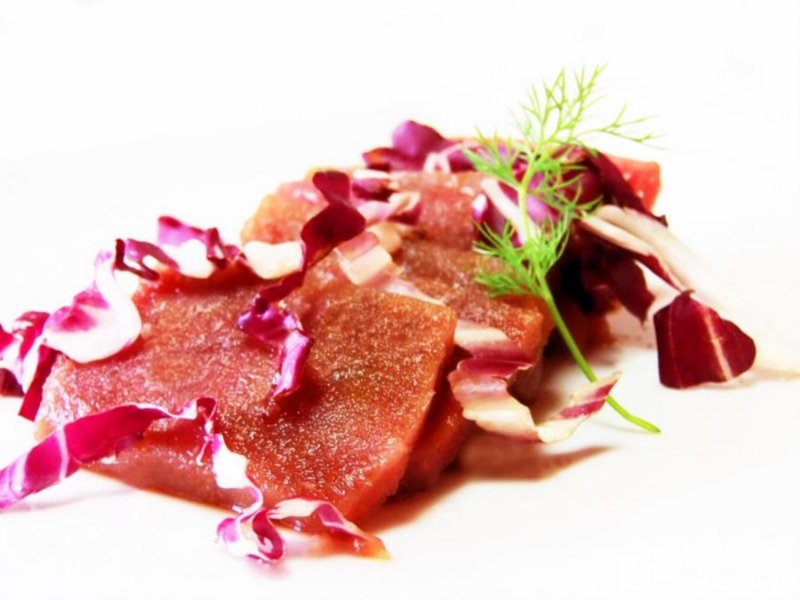 Sashimi di tonno rosso con radicchio trevigiano tardivo