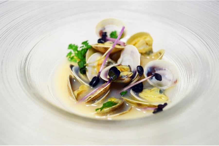 Sautè di vongole veraci con latte di bufala e limone
