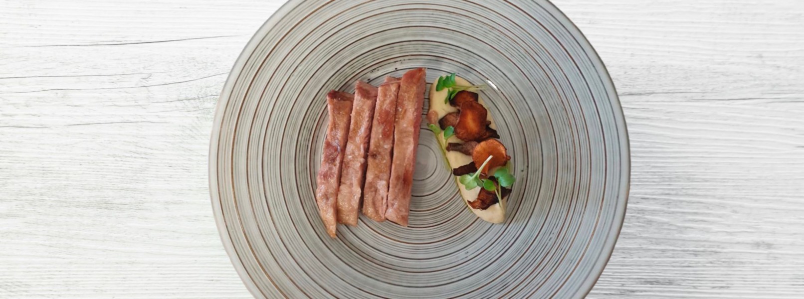 Secreto di suino iberico e purea di topinambur