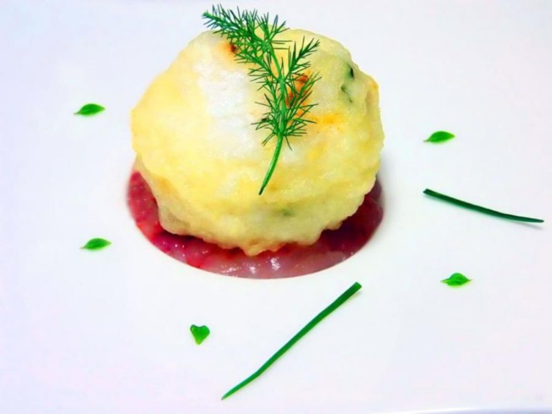 Sfera di gambero rosso con suggestioni di terra