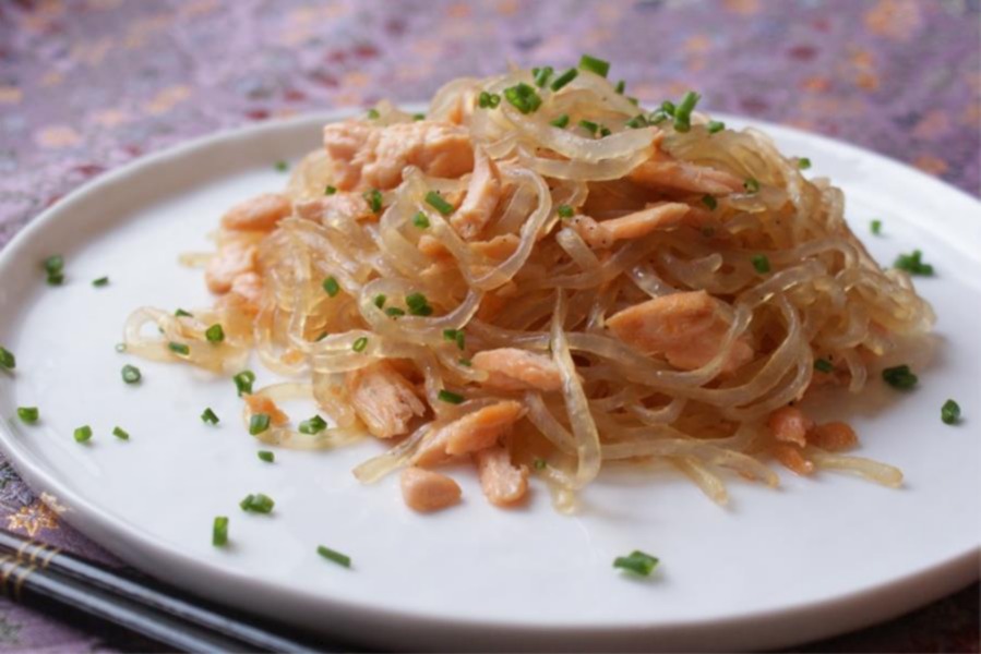 Shirataki in salsa sappari al salmone
