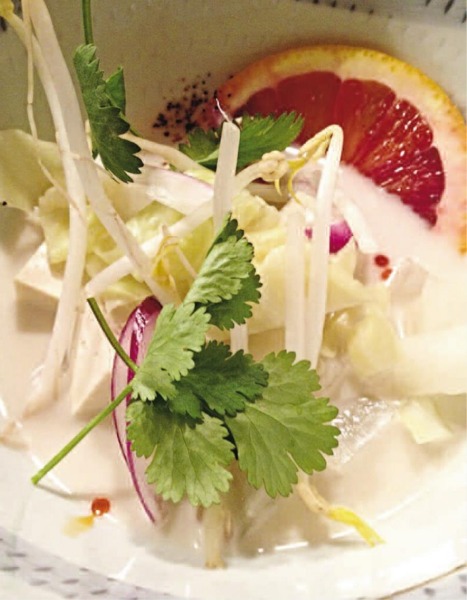 Sour cream di cocco con tofu e germogli di soia