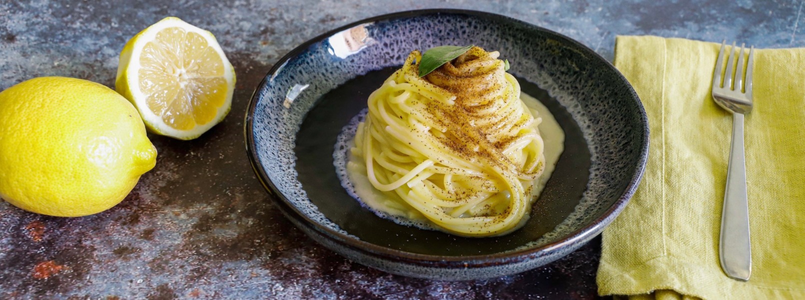 Spaghetti con Caciocavallo e colatura di alici