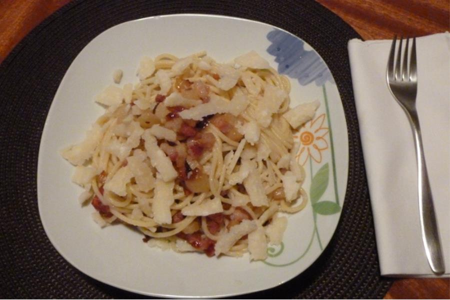 Spaghetti pera, pancetta affumicata e rosmarino