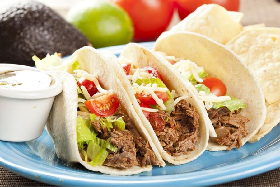 Tacos con carne di manzo e pomodori di Pachino