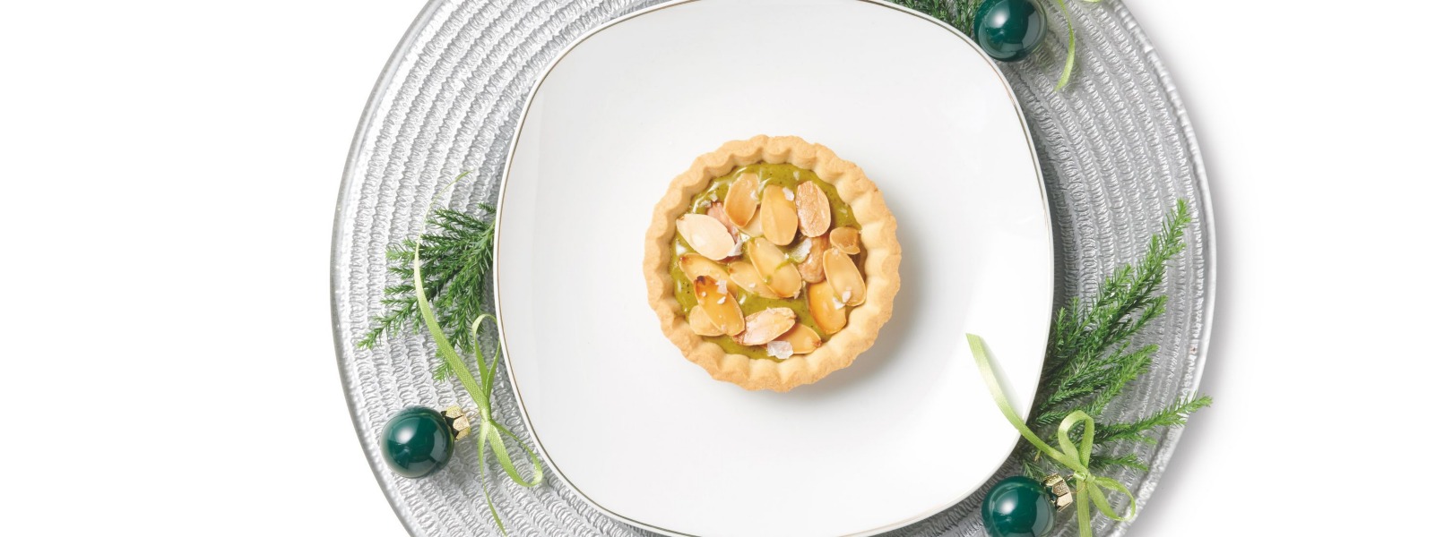 Tartelletta con crema di pistacchio e mandorle salate