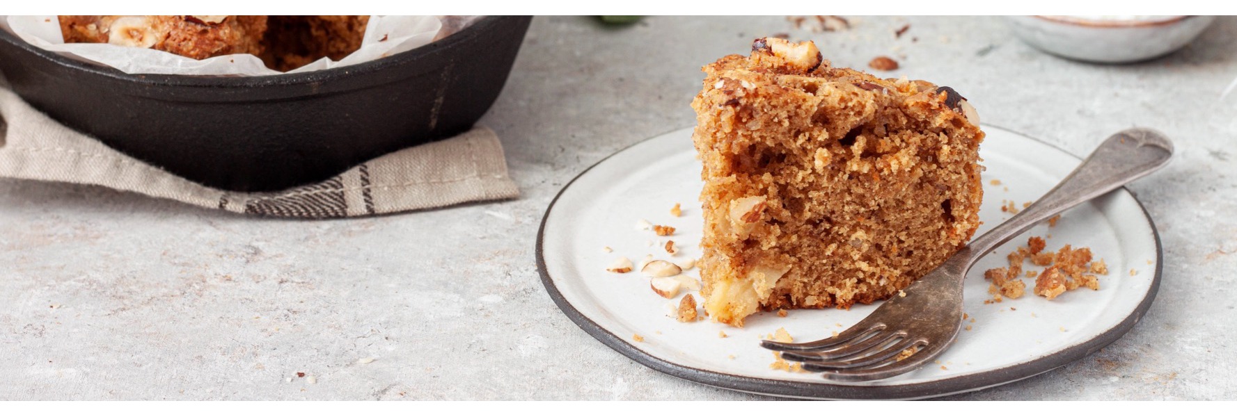 La ricetta classica della torta di mele e nocciole 