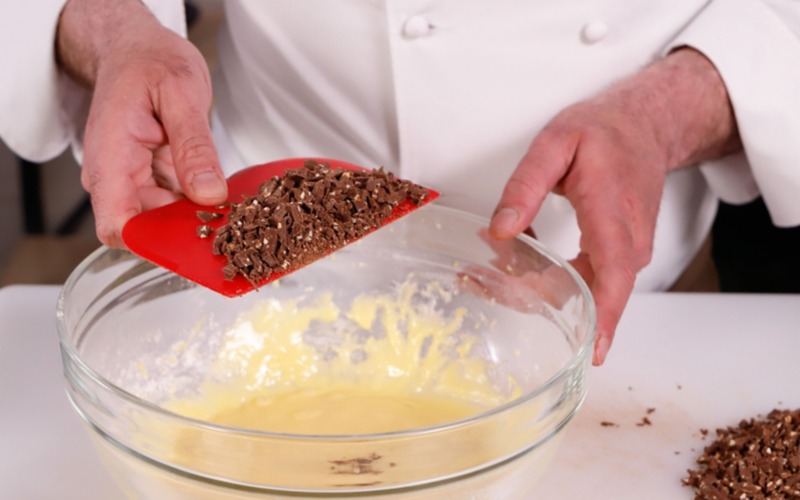 torta-con-avanzi-uova-cioccolato-al-latte