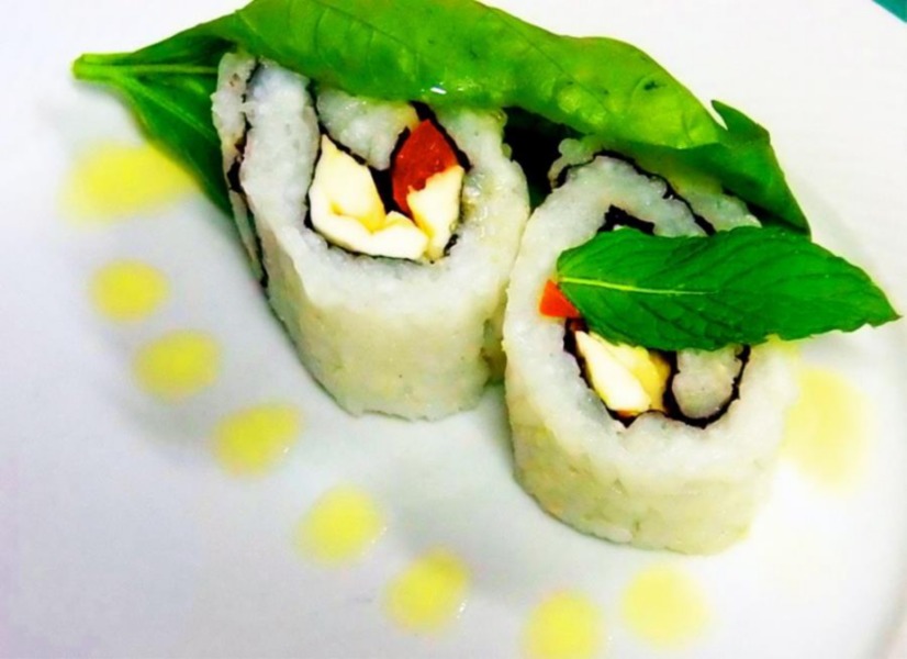 Uramaki sushi vesuviano