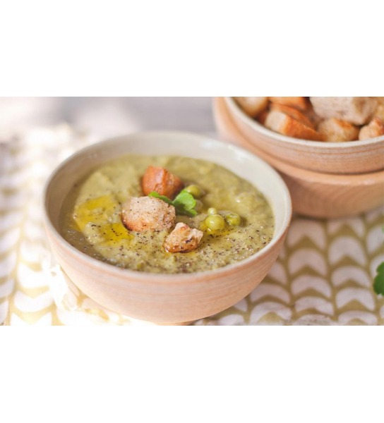 Vellutata di piselli e zucchine con pecorino sardo