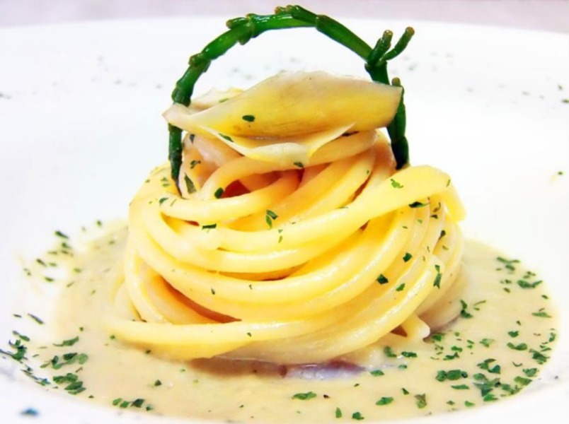 Vermicelli cacio e pepe, risottati al fumo di mare