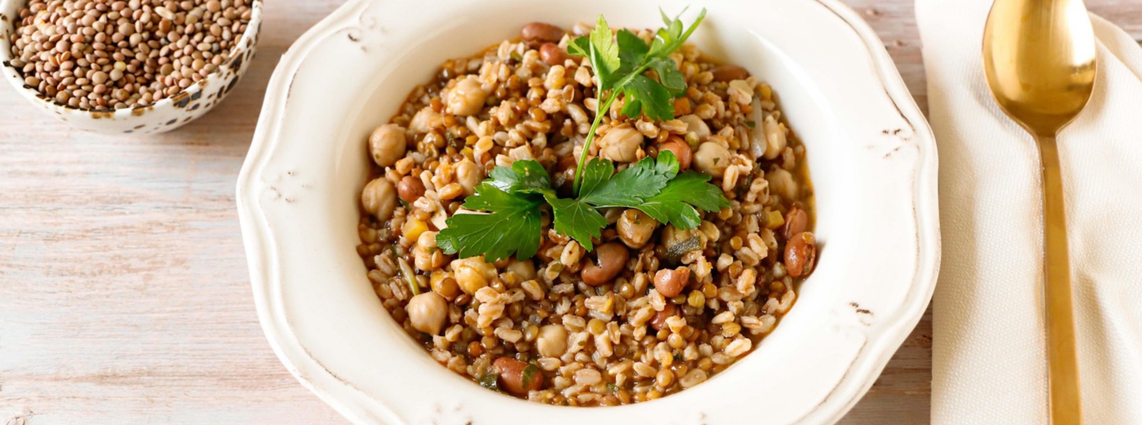 zuppa di legumi e cereali