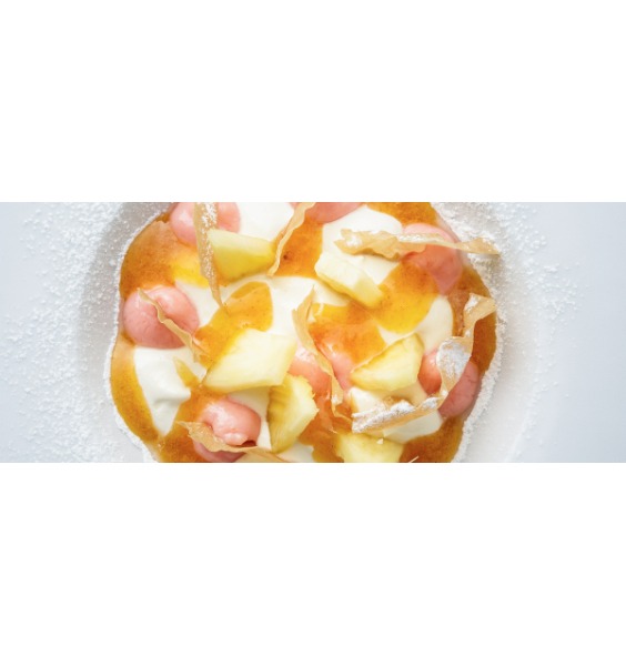 Zuppa inglese all'ananas e prugne con crema di cachi