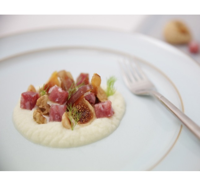 Zuppetta di cavolfiore con frutta secca e salame di Cremona Igp