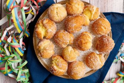 Soffici castagnole e tortelli di Carnevale per divertirsi in cucinaalt
