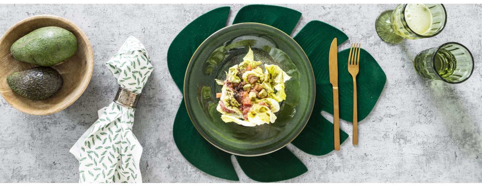 Caesar salad con avocado e battuta piemontese