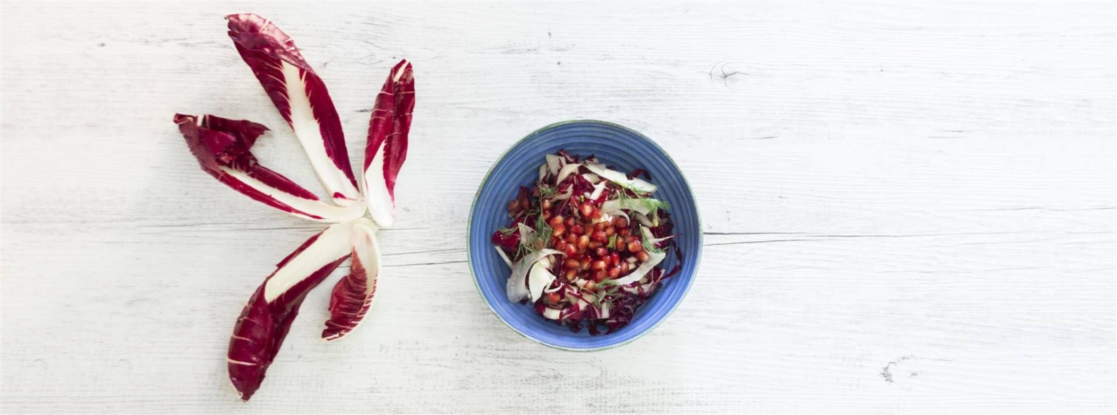 Insalatona di radicchio con citronette al peperoncino e melograno